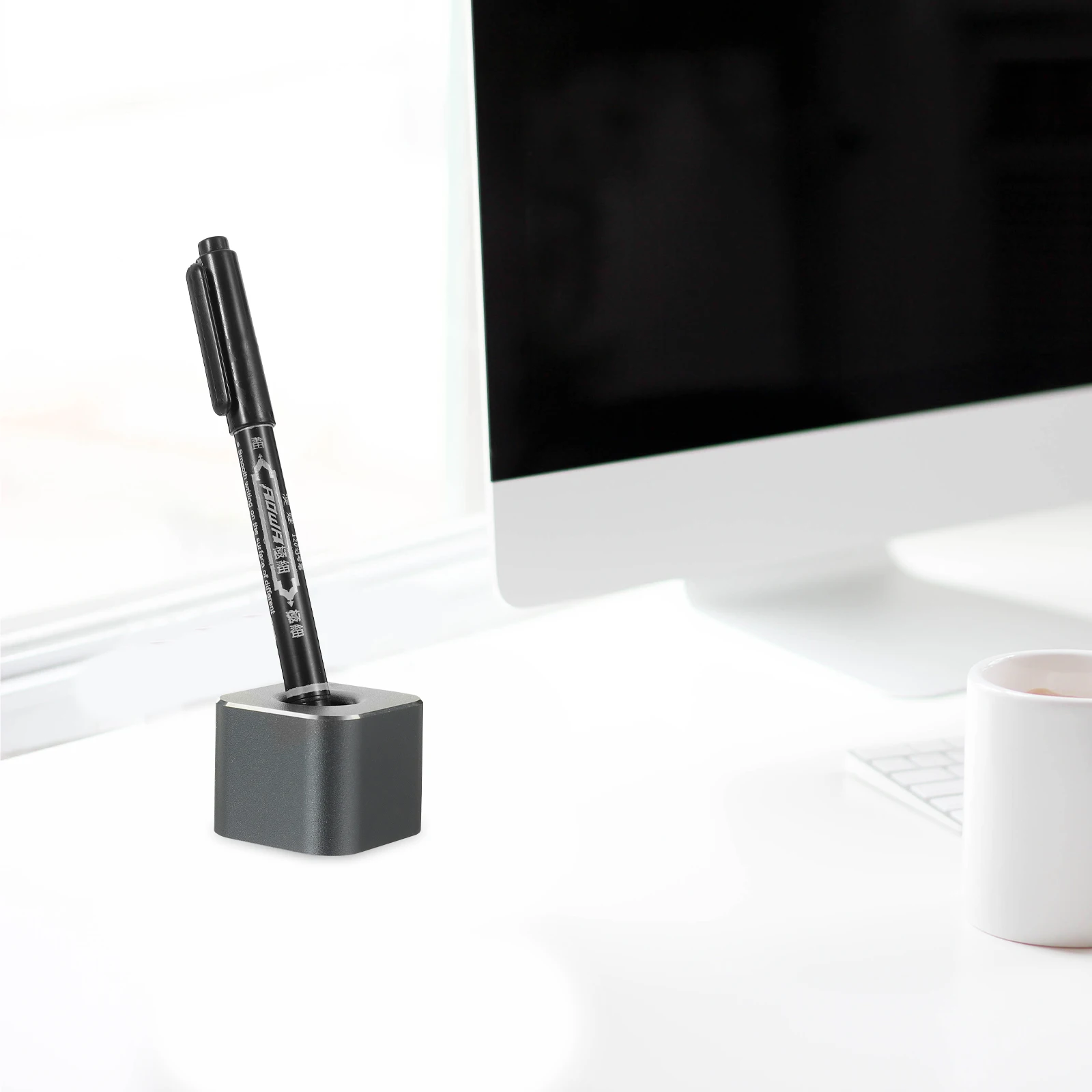 

Cube Metal Pen Holder Single Pen Desk Storage Base for Office Pencil Holder Quill-Pen Support
