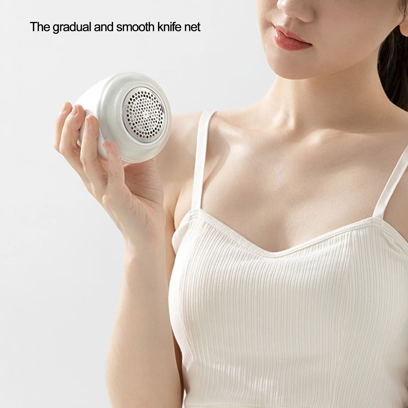 ماكينة حلاقة صغيرة للنسيج قابلة لإعادة الشحن مع ستة شفرات من الفولاذ المقاوم للصدأ وفرشاة