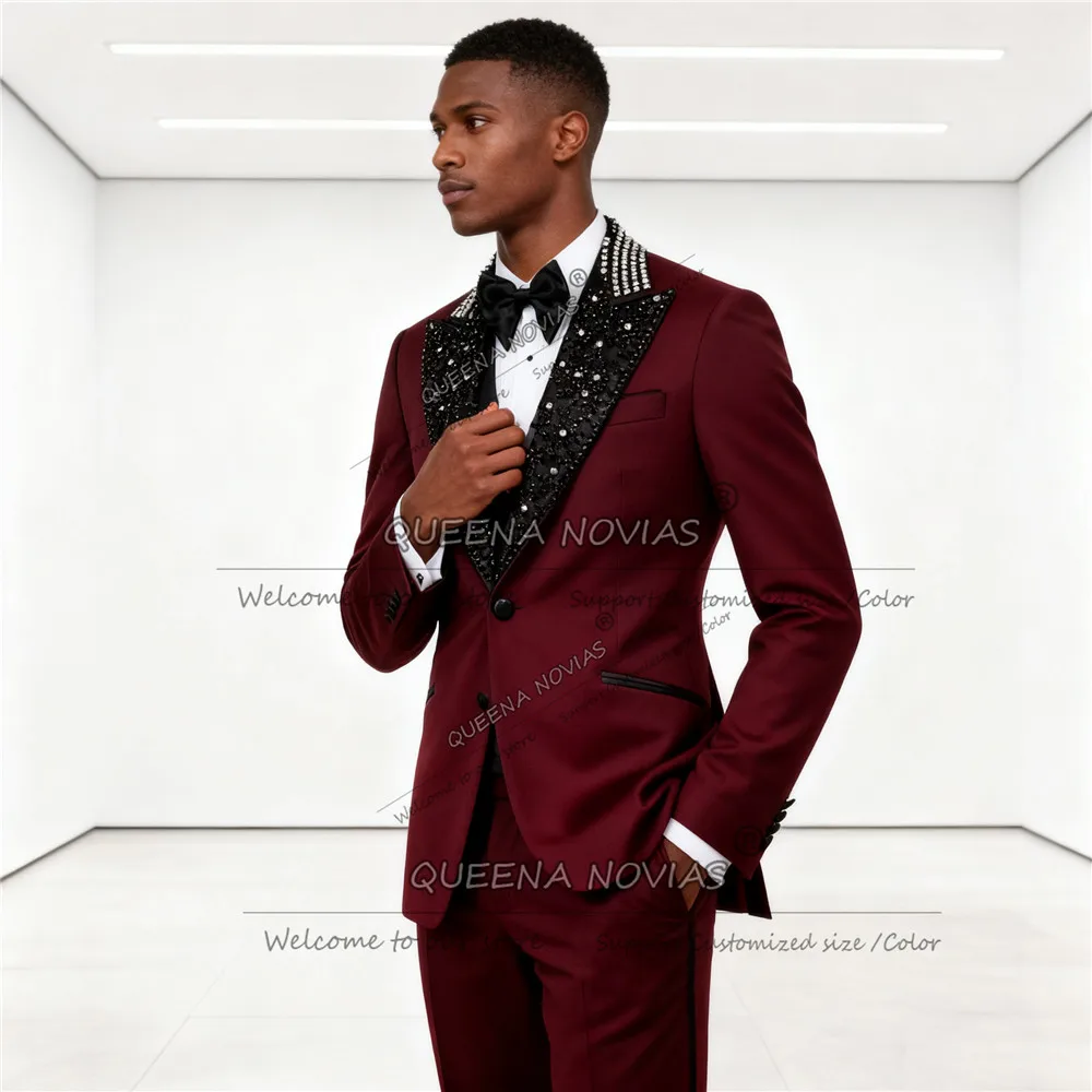 

Jewelry Stones Suit Attire For Men Slim Fit Beaded Lapel Groom Blazers Customized 3 Piece Red Wedding Tuxedos trajes para hombre