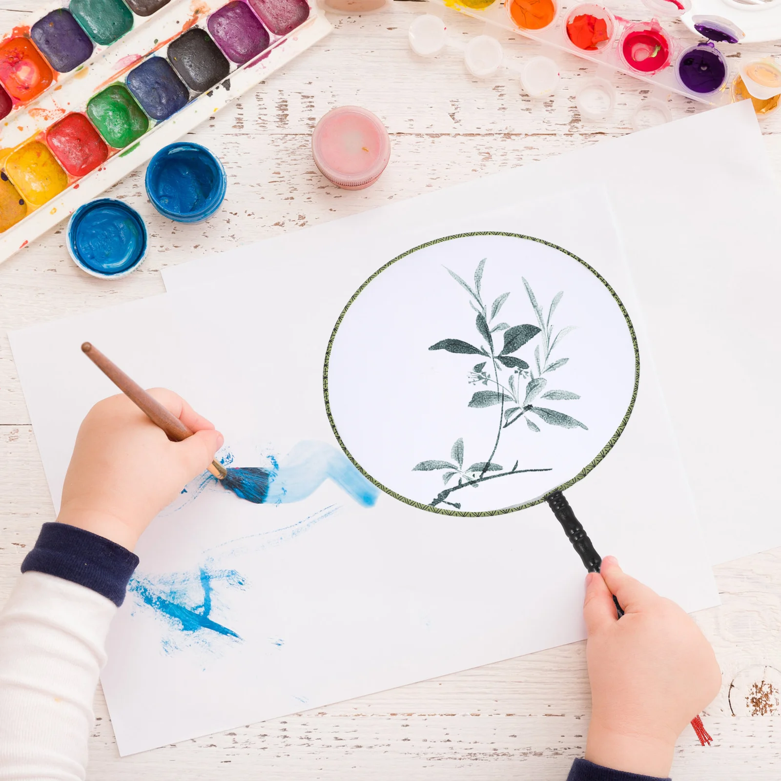 

5Pcs Graffiti Painting Fan Blank Spun Silk DIY Fan for Kids Art Craft Activity Hand-Eye Coordination Children Drawing Accessory