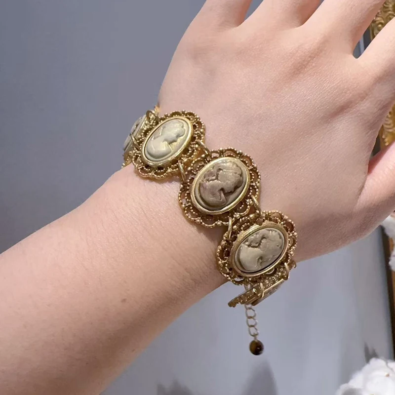 Vintage Cameo Bracelet Retro Court Style Embossed Human Head Hollow Gold Color Charm Bangle For Woman Girlfriend Gift 2025