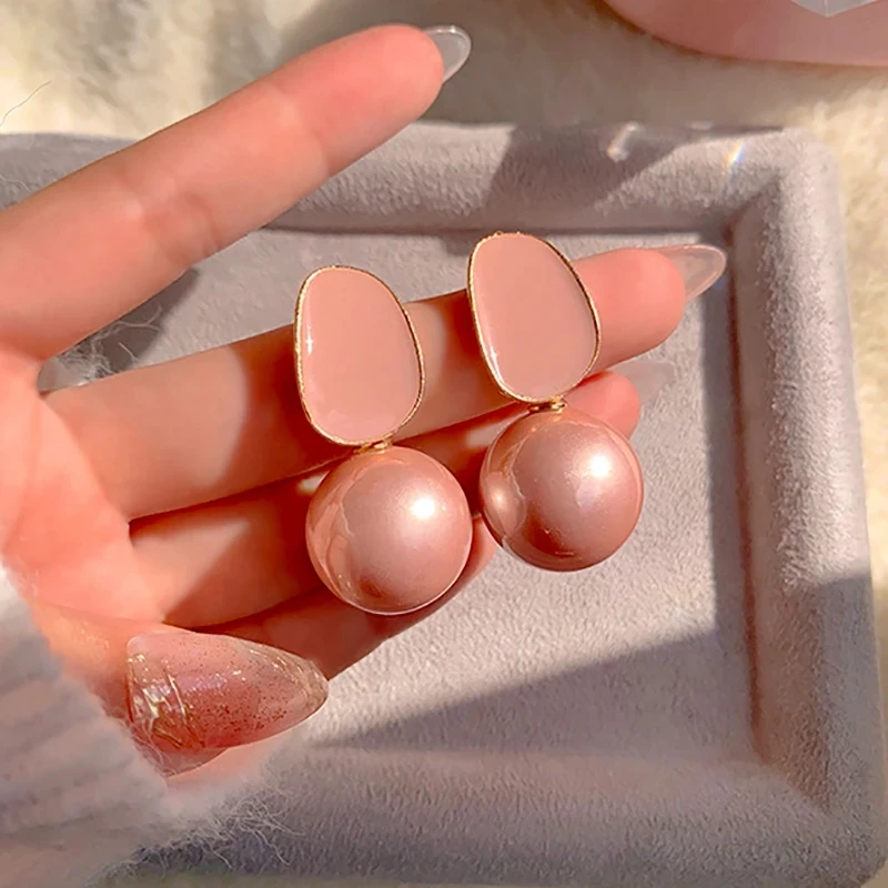 

French Fashion Pink Pearl Pendant Oval Oil Drop Stud Earrings for Women 2024 New Fashion Trend Gentle Temperament Girls Jewelry