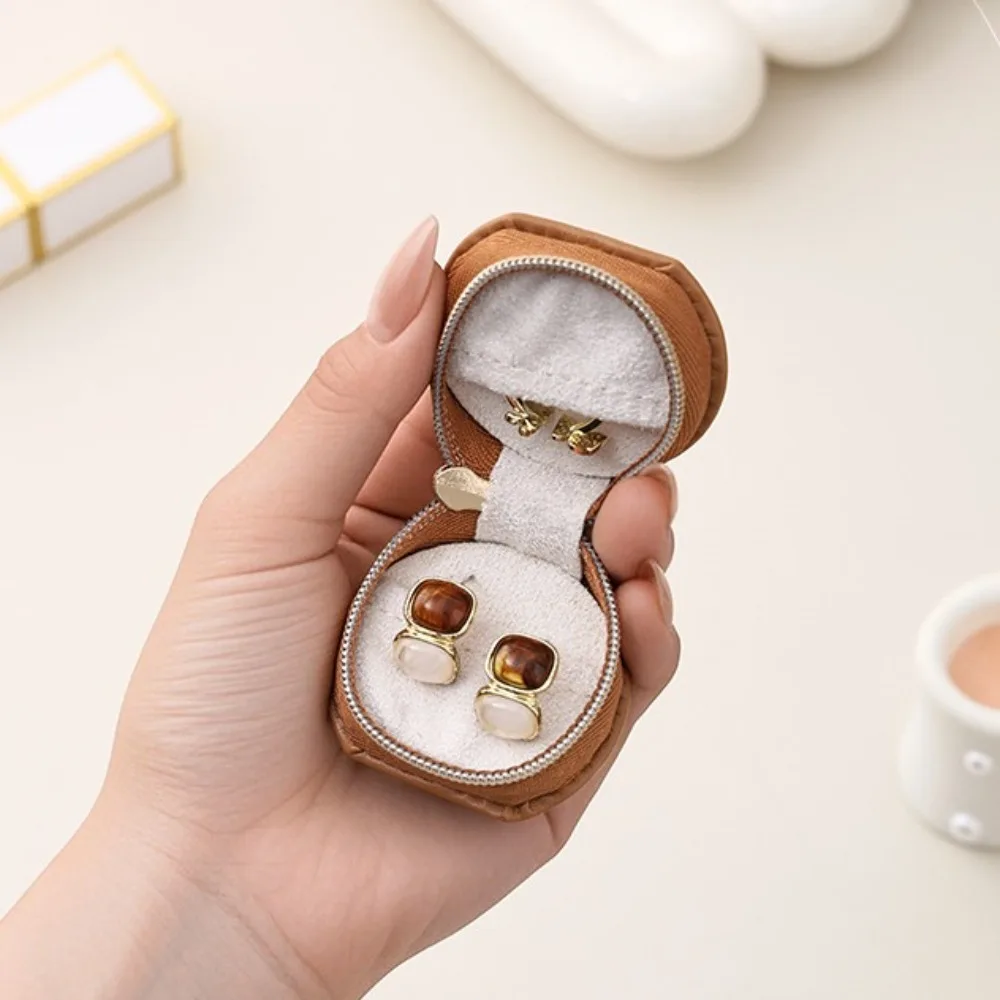 

Mini Jewelry Box Keychain Jewelry Display Earring Organizer Portable Ring Box Storage Case Semi-circular Travel Bag Pendant
