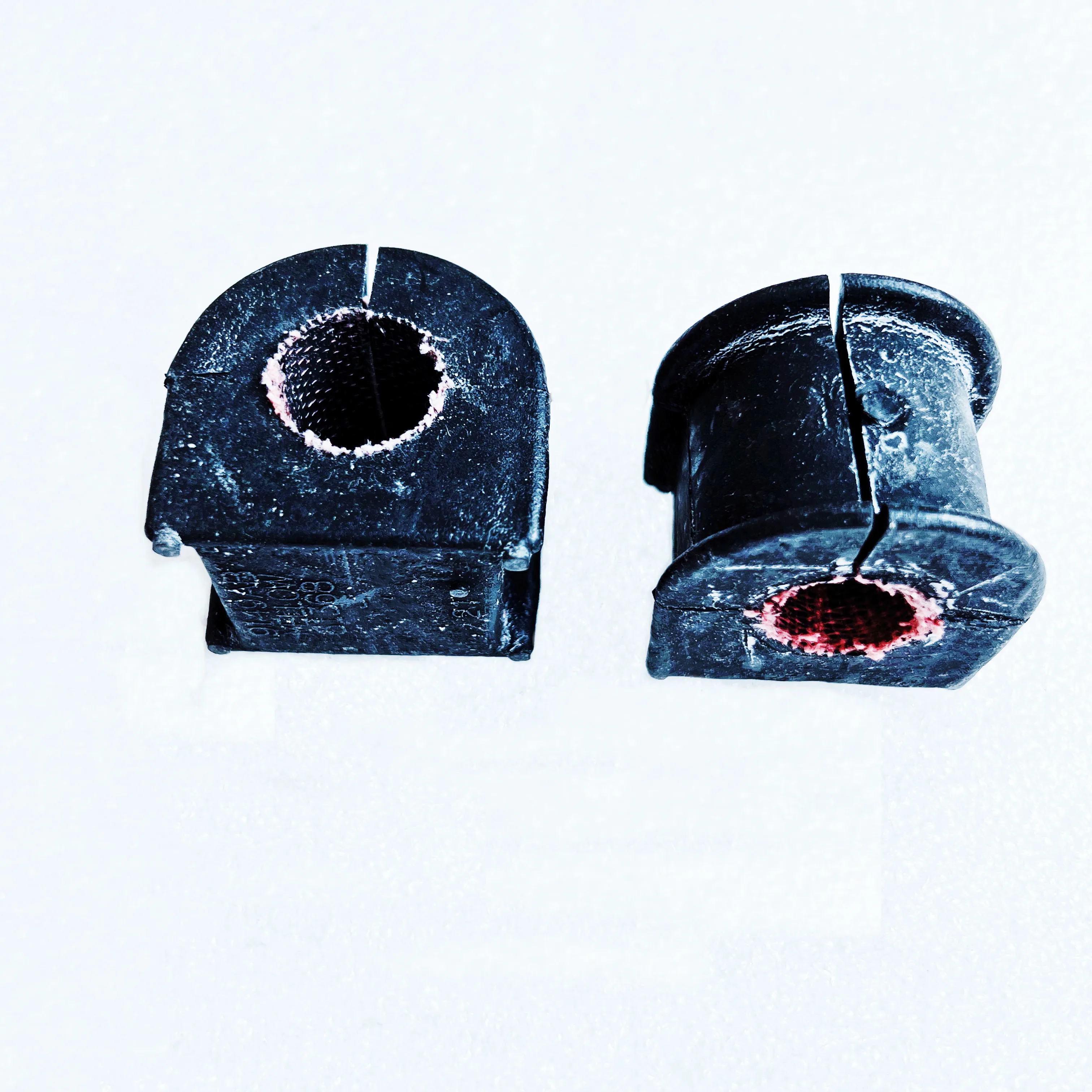 WAP01 2 rear Stabilizer Bar Bushings， 5039149AC, Are Applicable  To : Compass,MK, 2015-2017