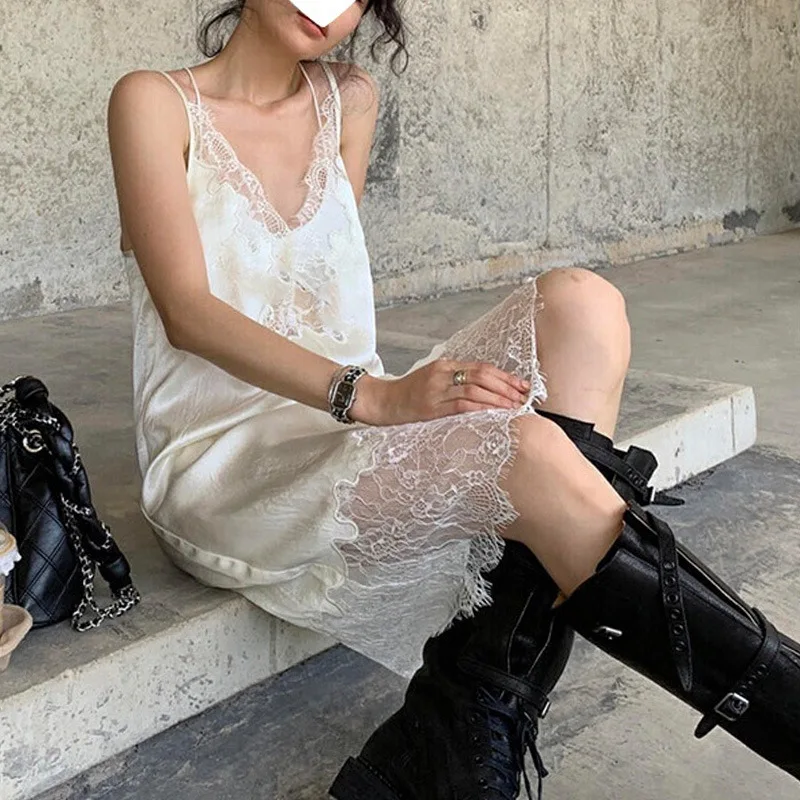 

Элегантное уникальное женское платье-комбинация из ацетата с кружевной отделкой во французском стиле, белое, для летнего отдыха, из полиэстера, с завышенной талией, А-образный силуэт.