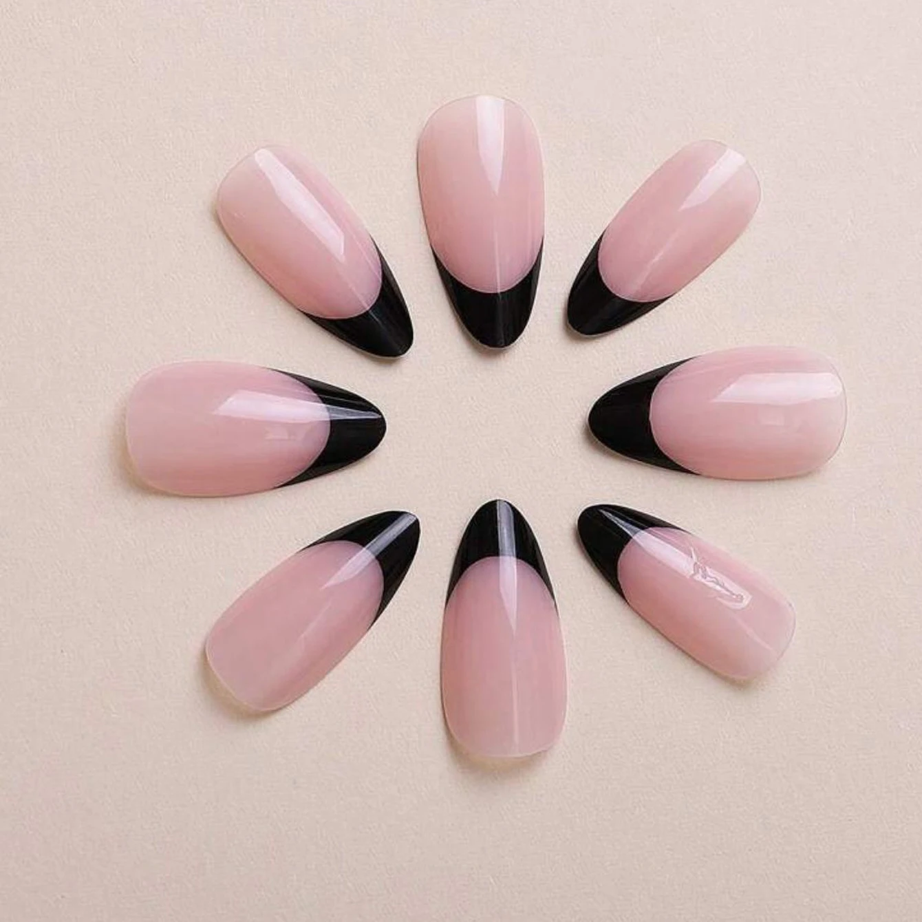 96 STKS Wit, Zwart, Roze, Rood Franse rand ontwerp Klassieke Pure Kleur Dagelijks Minimalistische Amandel Nagels Voor Meisje Moeder Vrouwen Gift