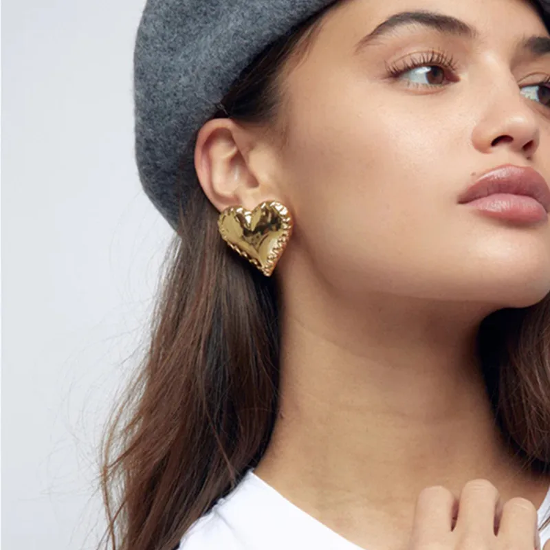 Europe And The United States Heart-Shaped Smooth Metal Earrings Unique Fashion Women's Accessories 2024