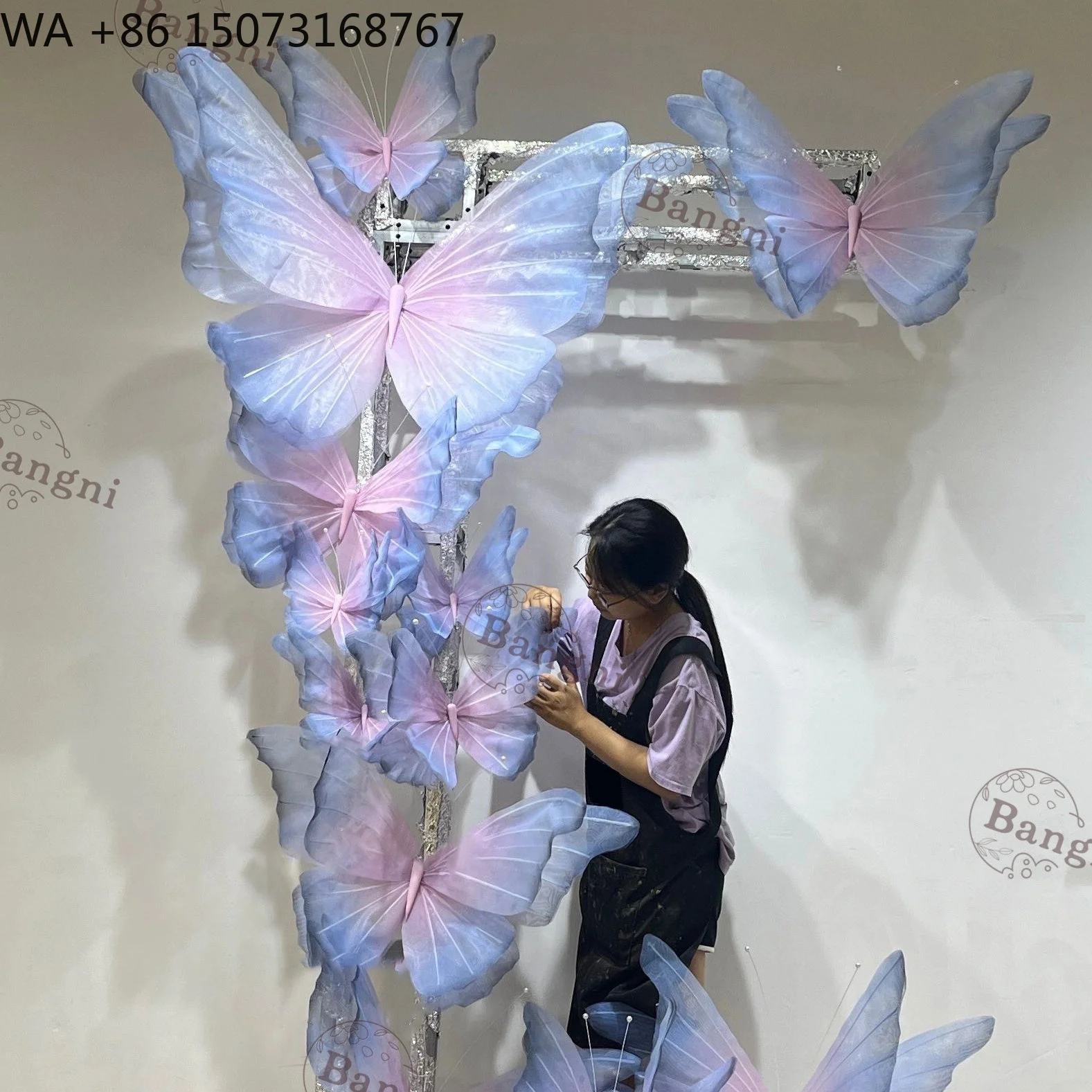 Wholesale Customized Giant Handing Butterfly  Handmade Silk Butterflies Wings for Wedding Decorations Background
