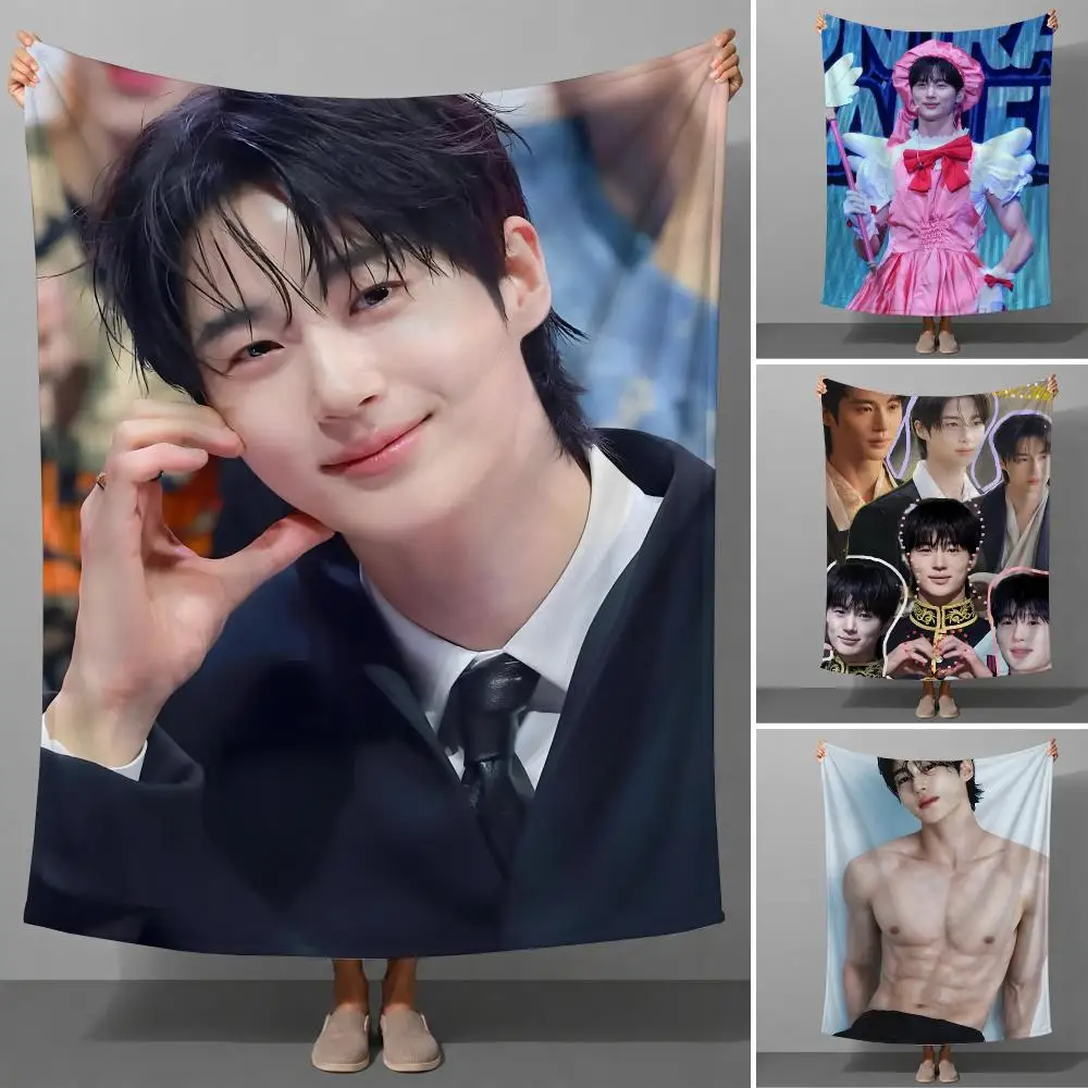 Actor Byeon Woo-seok Kdrama Korean Star Throw Soft Flannel Throw Blanket for Couch Bed Sofa Warm Cozy Lightweight All Season