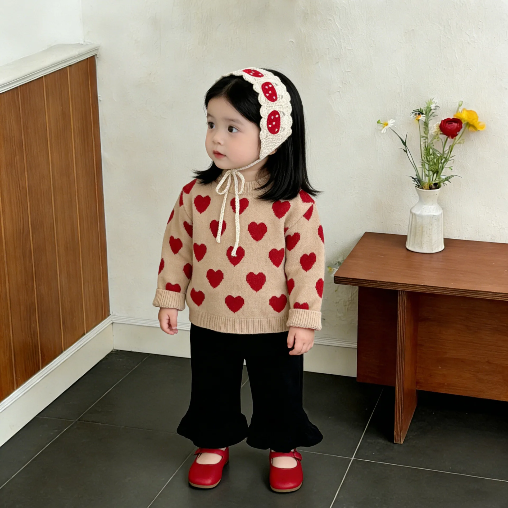 Korean version of spring girls' fashion sweater set autumn baby foreign love knitted sweater baby fashionable bell pants