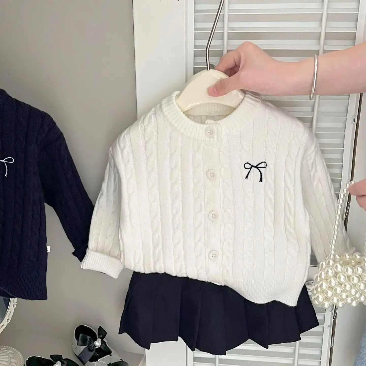 

Bowknot Embroidery Girls Sweater Cardigan Spring Autumn Long Sleeved Knitted Outerwear Baby Girls Sweaters