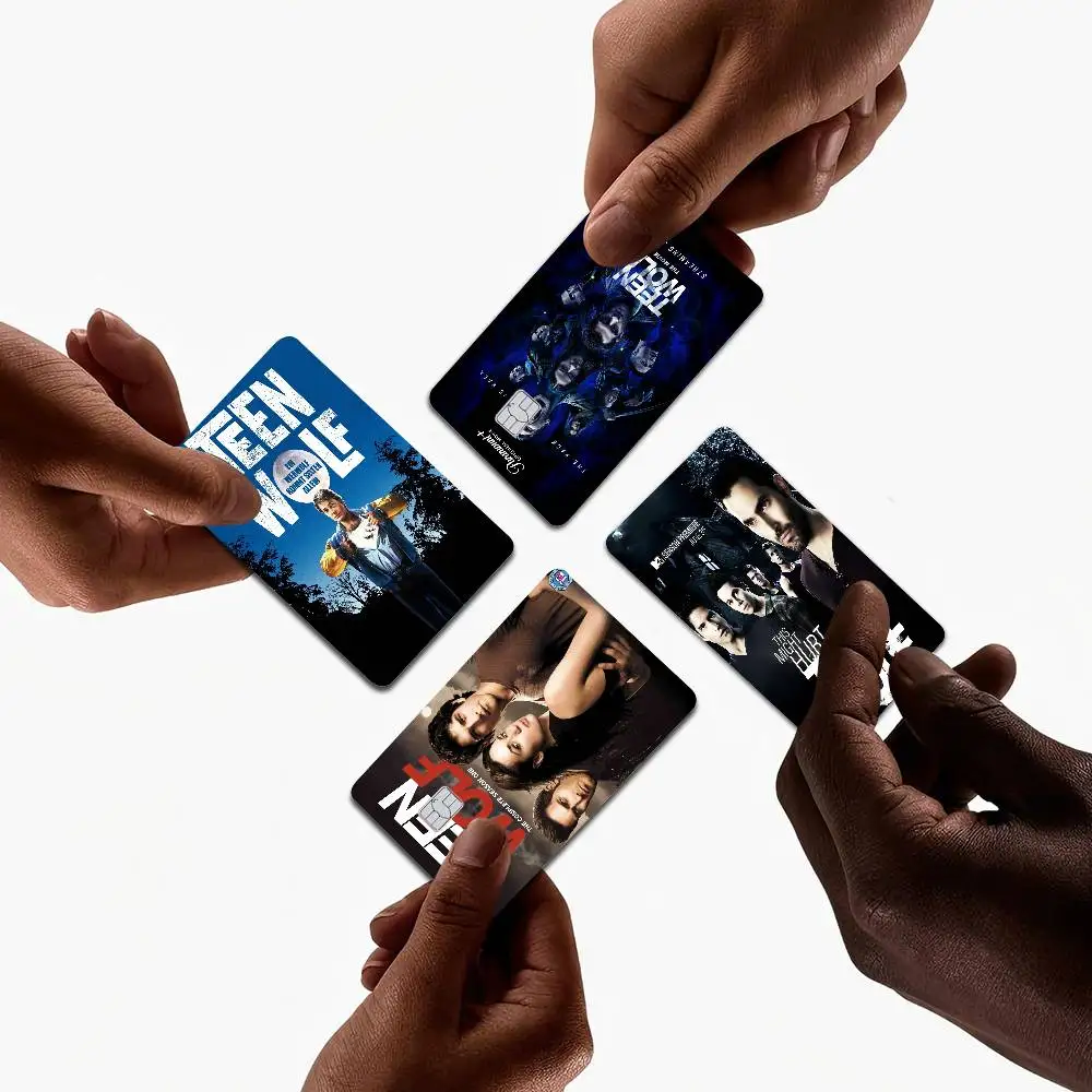 Teen Wolf Anime تنفق أو حفظ غلاف مضحك على إيقاف رفيع للغاية ولا يبهت ملصق غطاء جلدي لبطاقة الائتمان الخصمية