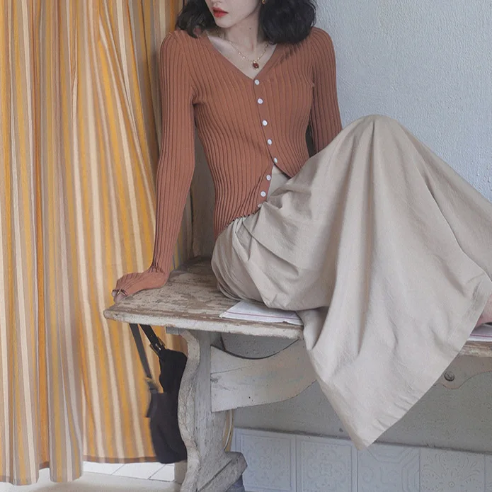 

6718 Autumn Winter Hong Kong Style Elegant V-Neck Buttoned Ribbed Slimming High-Waisted Short Knitted Cardigan