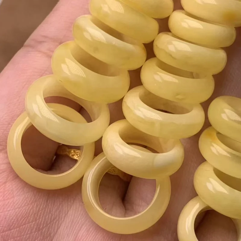 Natural Beeswax Russian Material Running Ring Chicken Fat Yellow Wax Rich Accessories