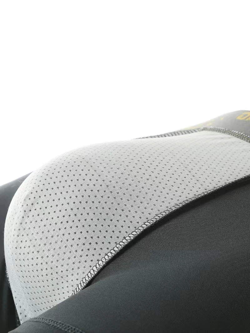 Die schwarze Unterwäsche mit lächelndem Gesicht für den Sommer 2025, bequeme, eng anliegende Boxershorts sind ein Musthave für Herrenmode