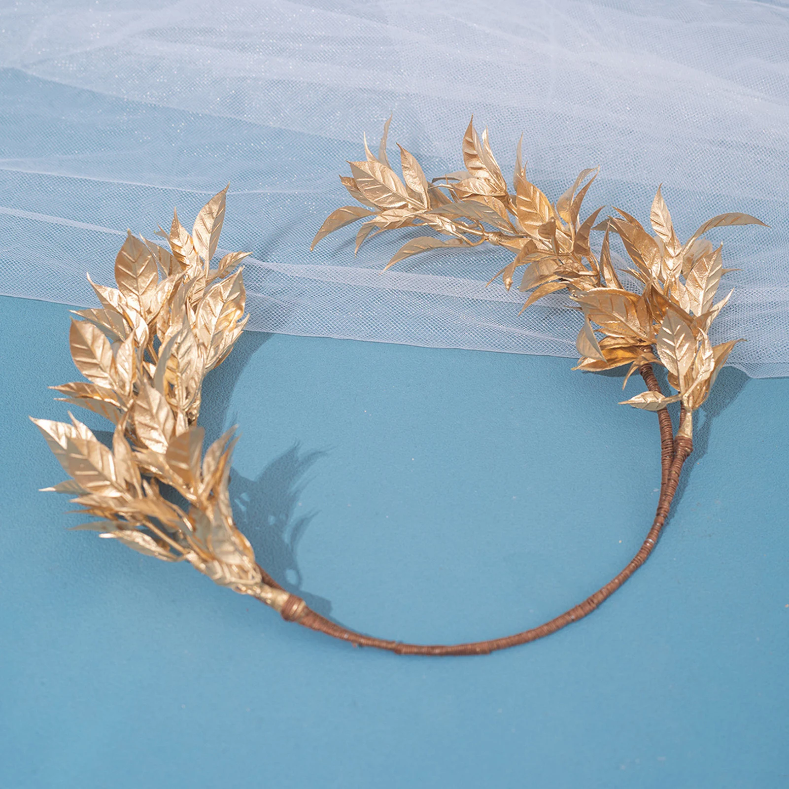 Leichte Luxus-Haarkrone, künstliche simulierte goldene Blatt-Blumenkrone für Frauen und Mädchen, exquisite Fotografie-Haar-Accessoires