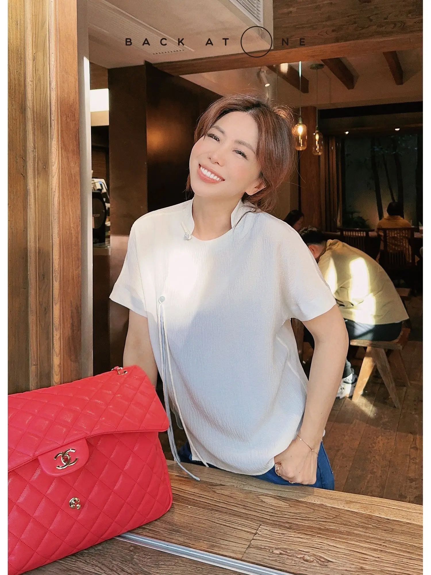 

Новый китайский Sle ort Sve Silk Top Tang Jia Ling "Song Porcelain" Перламутровый шелк для поездок на работу Простая классическая пуговица La...