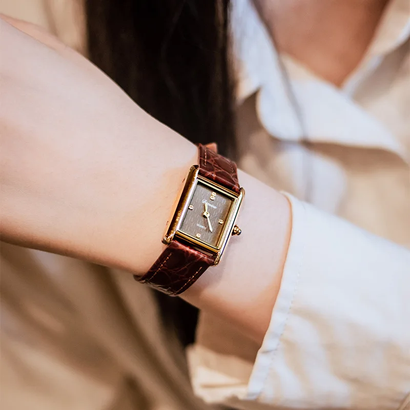 Women Quartz Watch Luxury Square RectangleDial Diamond Vintage Black Gold Clock Roman Numbers Watches Ladies Wristwatch