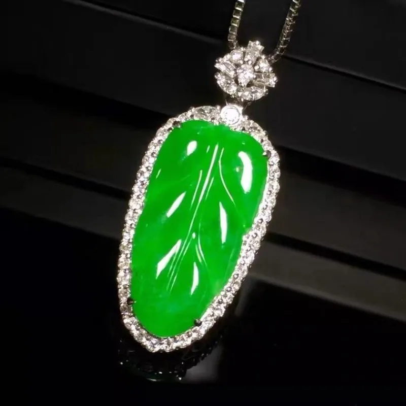 

Natural Green Leaf Pendant, Classic Fashion Women's Jewelry Pendant