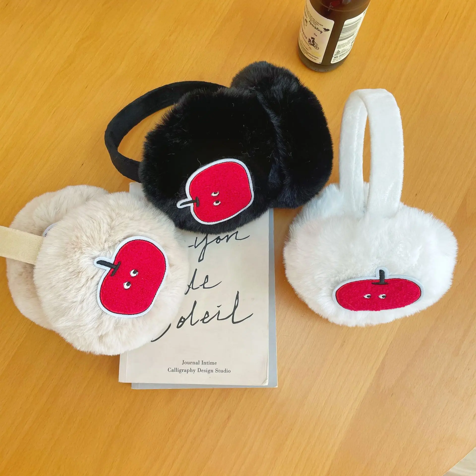 

Anjj New Apple Earmuffs Exquisite Fashion Plush Earmuffs Woman Winter Windproof Warm Clothing Accessories