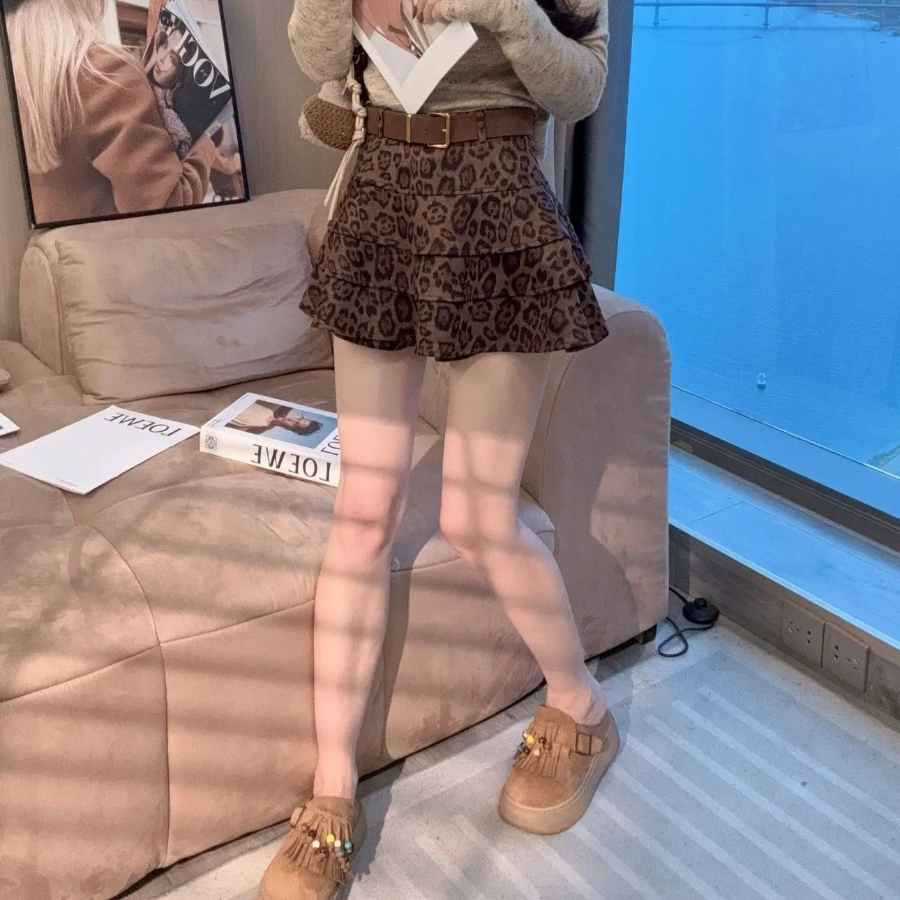 กระโปรงสั้นทรงเอวสูงลายเสือดาว สไตล์เรโทรสุดแซ่บ สำหรับผู้หญิง คอลเลคชั่นใหม่ ฤดูใบไม้ร่วงและฤดูหนาว ปี 2025