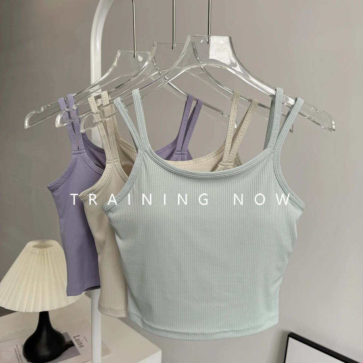 

Новый костюм для йоги на подтяжках, жилет для женщин с накладкой на грудь, быстросохнущий профессиональный спортивный бюстгальтер, высококачественное косметическое нижнее белье для фитнеса