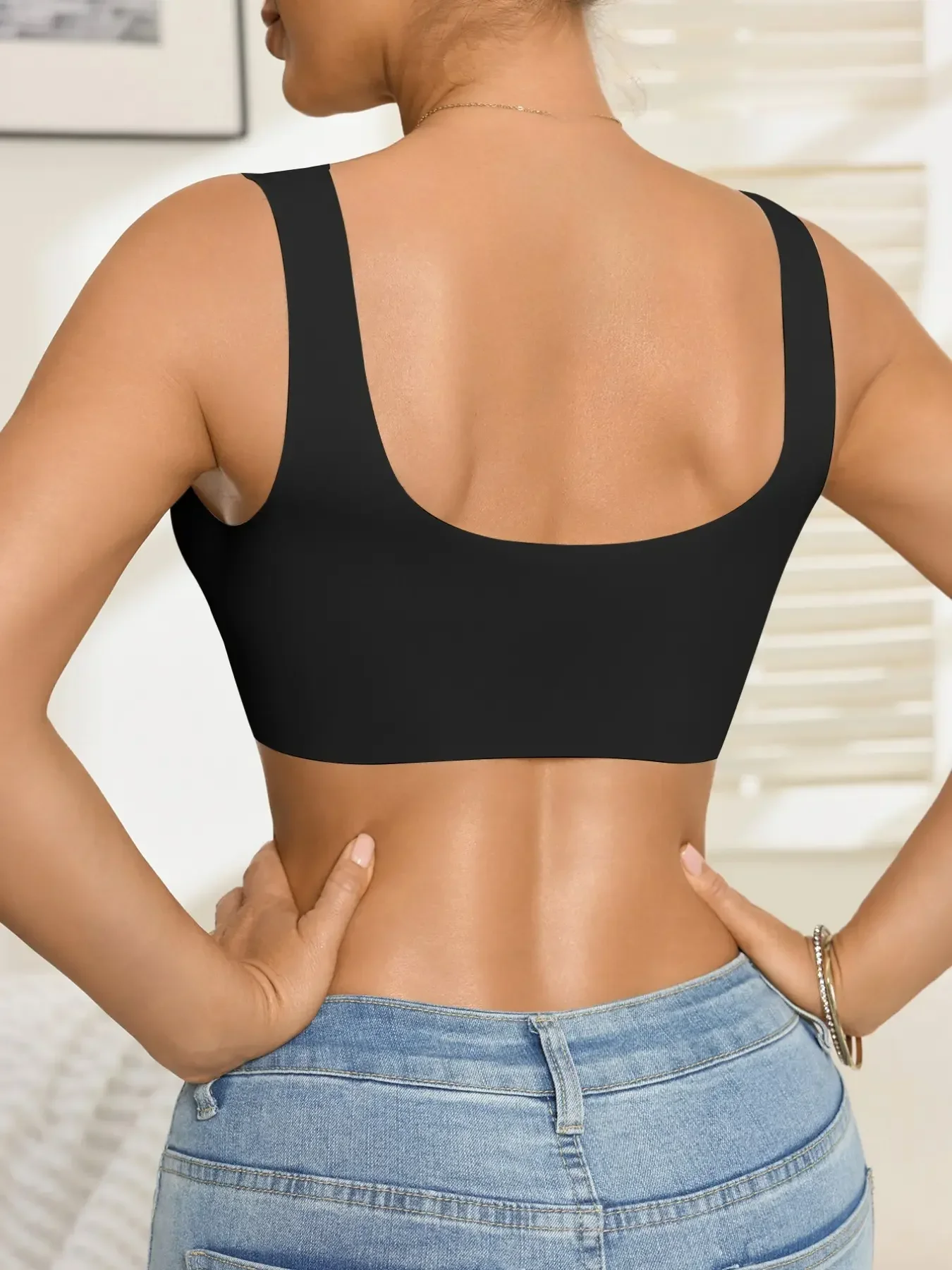 Women's Wireless Sports Bra, Yoga Activewear, High Elasticity and Support, Padded and Gathered Design, Ideal for Intense Workouts, Workout Bras