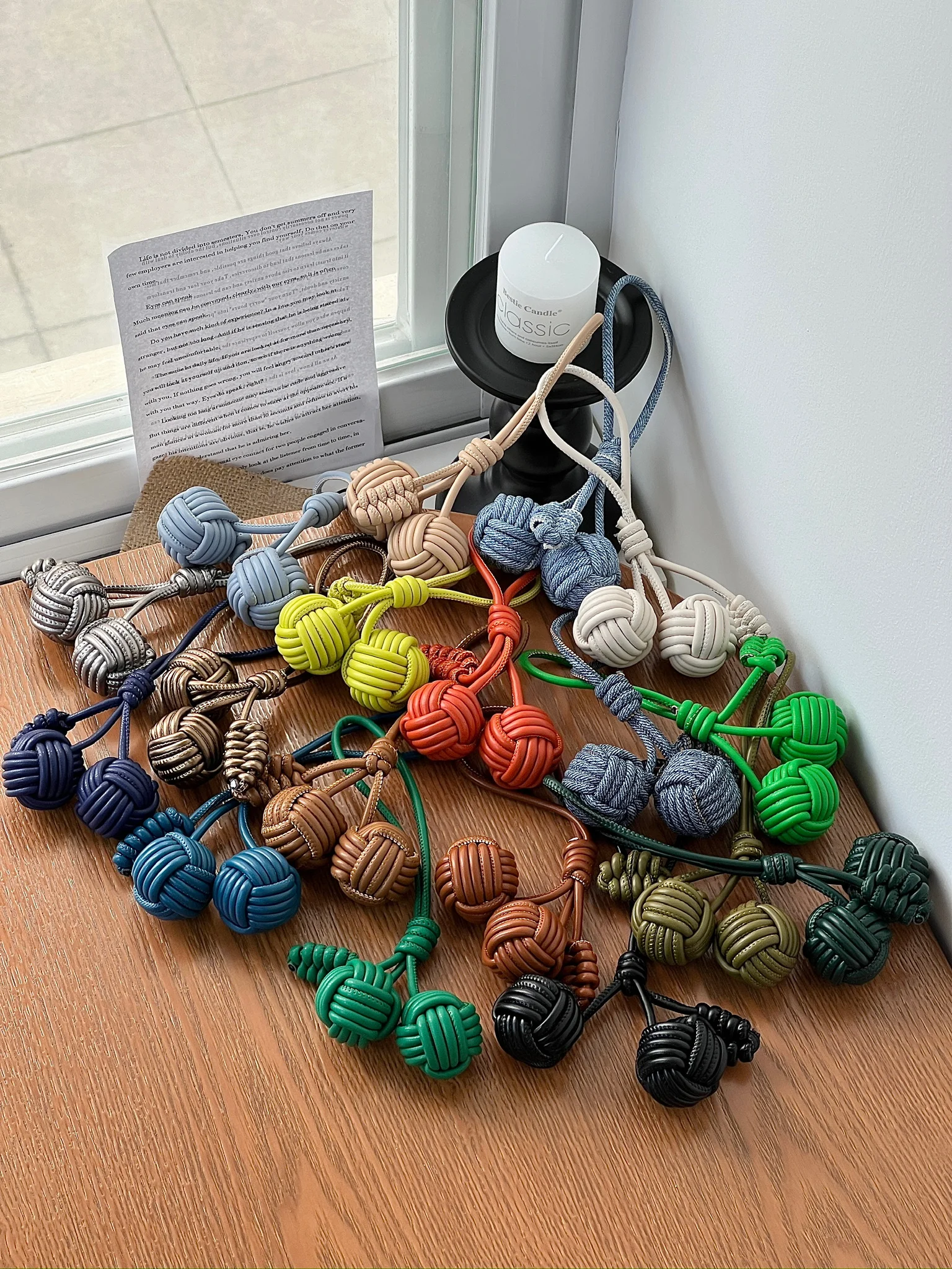 

Hand knitting CreativeWomen's clutch Bags Pendant Fashion Fancy Snowball Exquisite craft multi-color design spherical pendant