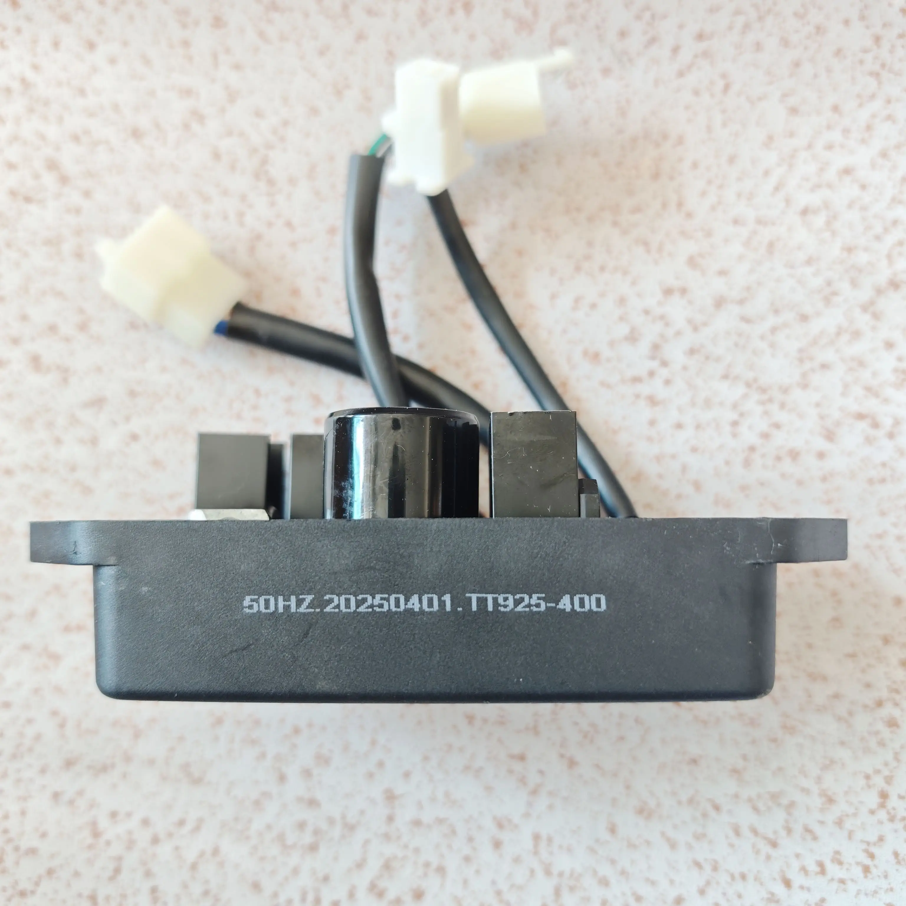 Populaire wetenschap gelijke stroomgenerator spanningsregelaar 8.5-15 KW spanningsregelaar TT925-400 spanningsregelaar