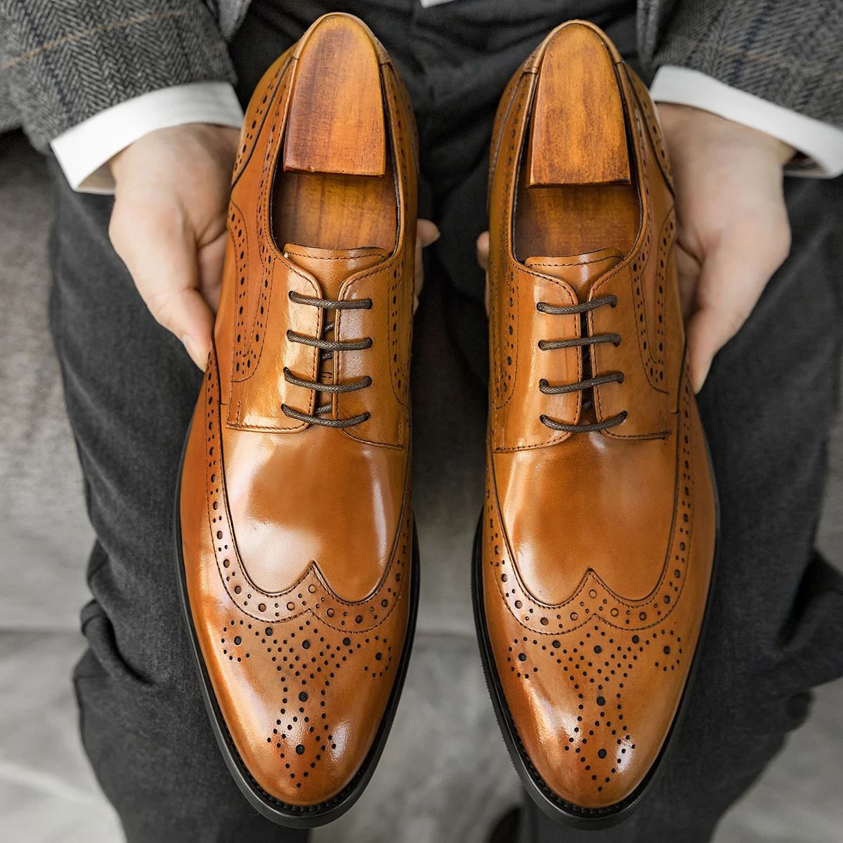 Hanmce Shoes For Men With Free Shipping Multi-color Fashion Breathable Leather Businese Wedding Brogue Shoes