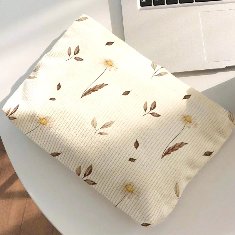 Makeup Bag Soft Aesthetic Storage Pouch with Zipper Closure Featuring Falling Autumn Leaves Blooming Daisies Cute Gift Travel