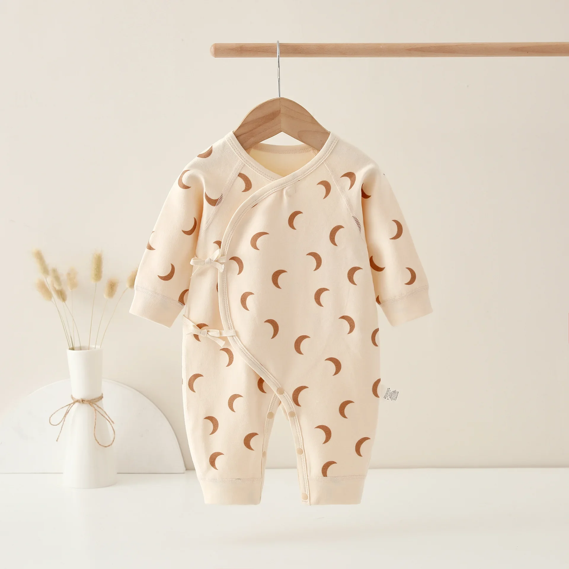 AYNIGIELL Spring Autumn 0-6 Months Baby Jumpsuit Cartoon Pattern Male and Female Infants 100%Cotton Rompers Infant Clothing