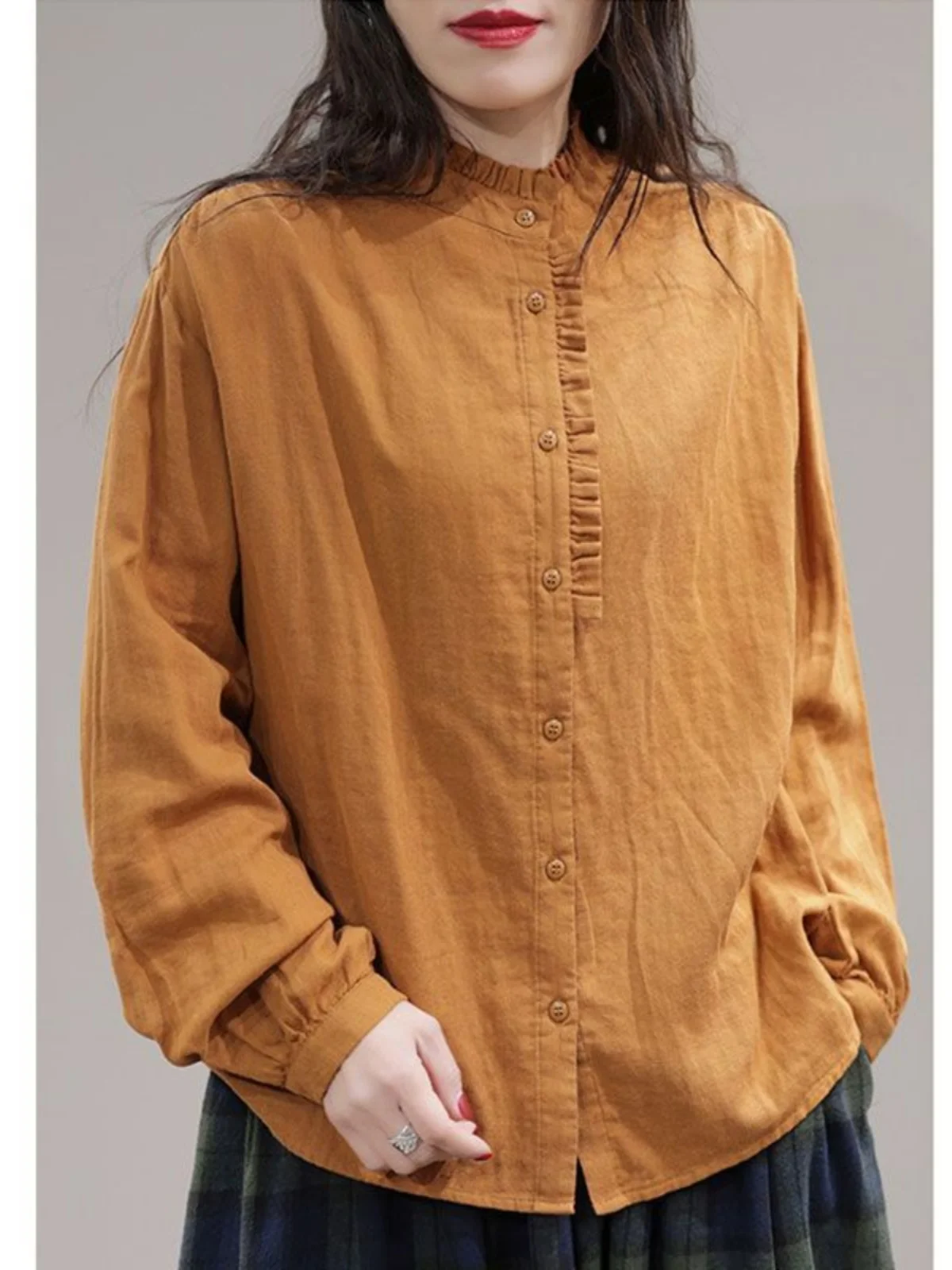 Faionable Cotton Linen White Floral Lace Ladies irt Spring Autumn New Sle plus Size Slimming Anti-Aging Top