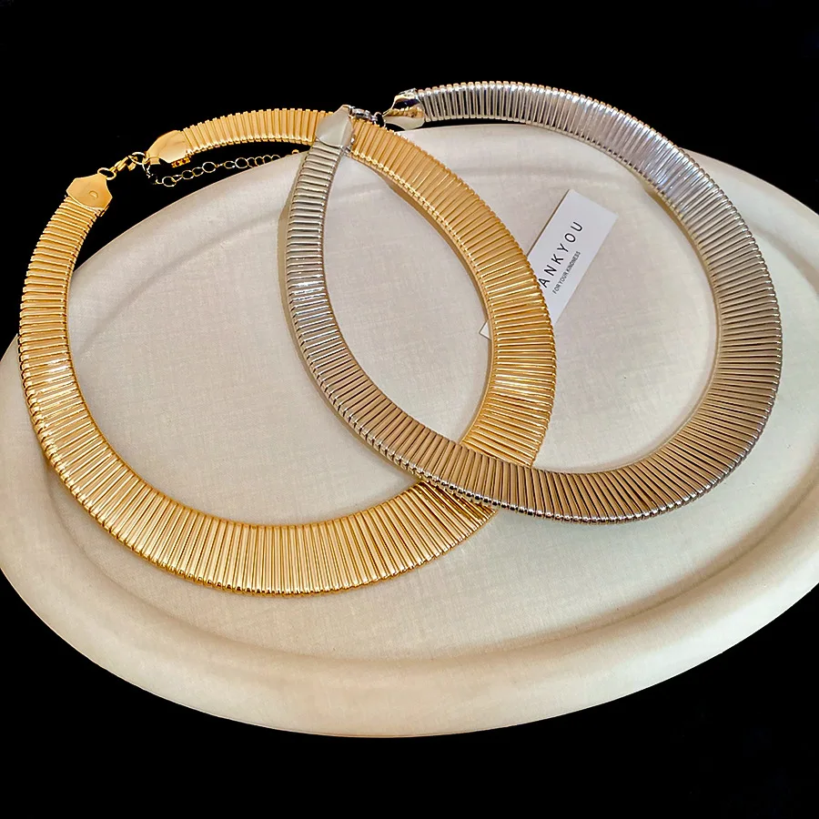 Personality Exaggerated Chain Hip Hop Choker Necklace for Women Punk Rock Gold Color Metal Snake Collar Necklace Accessories