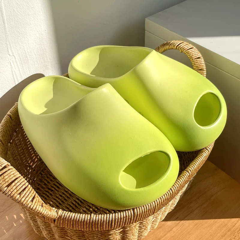 

Cartoon Slippers Thick-soled Cloud Sandals Summer Fashion Men Beach Slippers Women's Sandals Soft Bottom EVA Slides