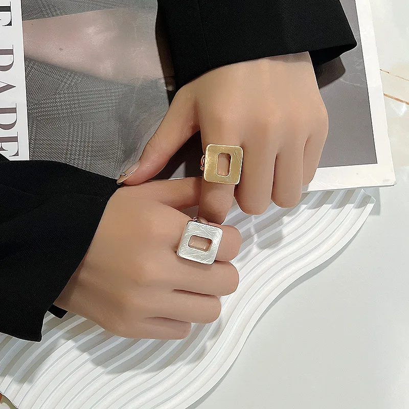 

Kaseakia Square Metal Chunky Adjustable Elastic Rope Rings for Women