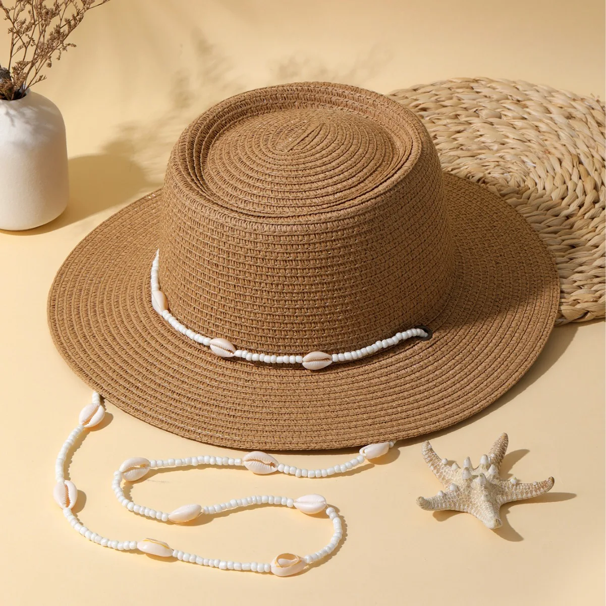 Women Elegant Straw Hat With Shell Chain Decor UV Sun Hat Spring Summer Outdoor Beach Vacation Fashion Wide Brim Cap