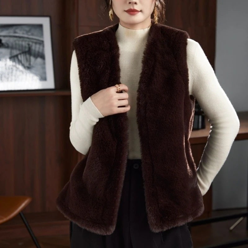 Hot Sale Winter Jacket Vest Women's Short faux Fur Blazer with Detachable Hood Fashionable Slimming Design​