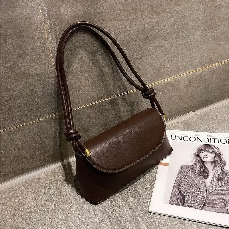 Internet celebrity retro small bag for women in autumn and winter, new trendy crossbody bag, fashionable one shoulder small bag