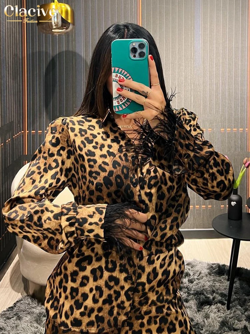 Clacive Sexy Schlank Leopard Print Frauen Zwei Stück Outfits 2023 Mode Langarm Shirts Mit Mid Wartet Breite Bein Hosen set Weibliche