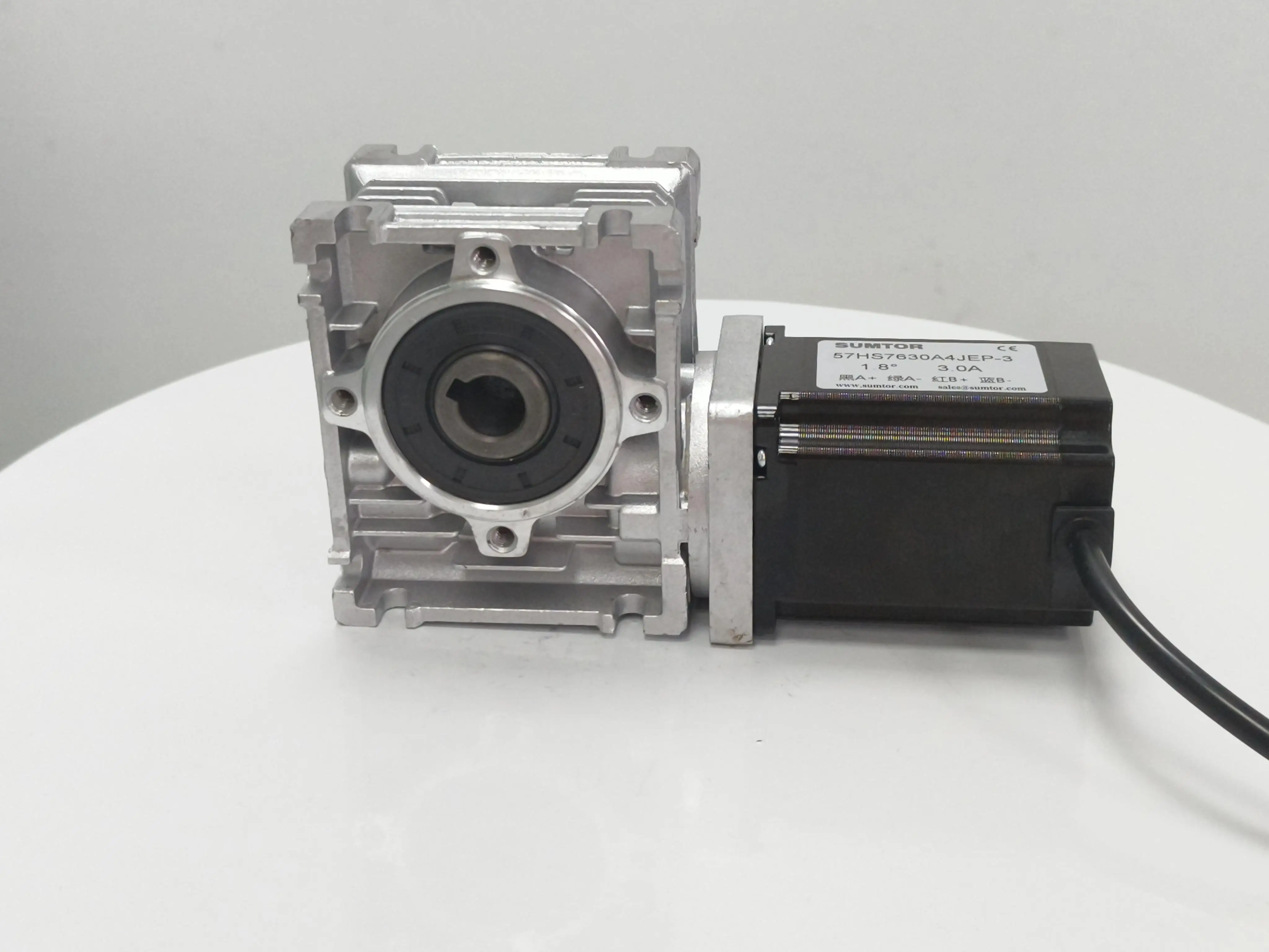 5:1-80:1 NEMA23 Worm Gear Stepper Motor RV30 Worm Reducer with 76mm Motor Body Length 1.8N.m (250oz-in) CE ROHS