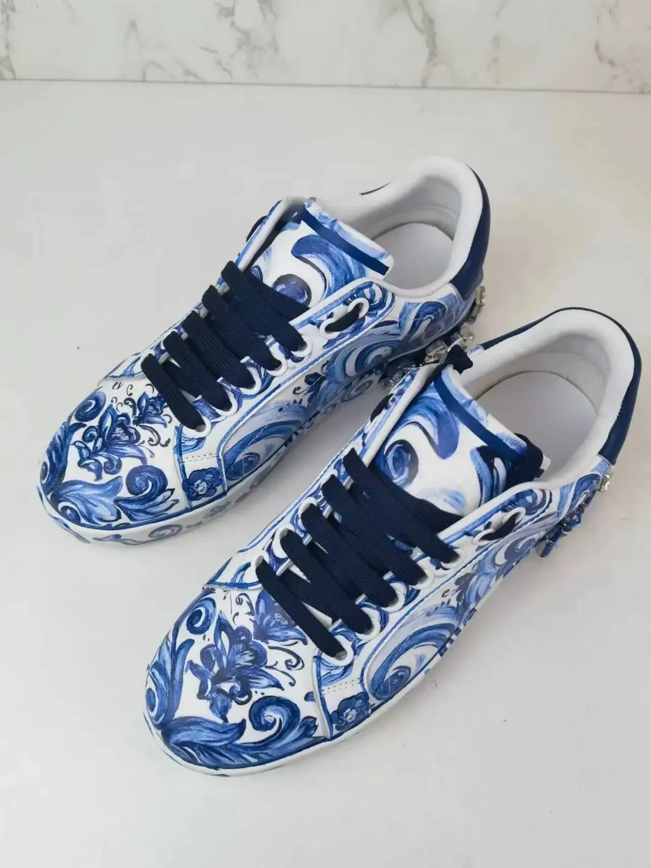 Chaussures plates décontractées à motif floral vert en porcelaine, style Country Tide, avec contrast