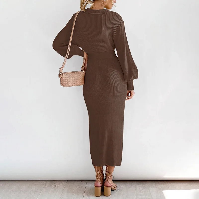 2025 Nieuwe herfst en winter elegante vintage lichte volwassen stijl lantaarnmouwen V-hals pure kleur gebreide trui-jurk