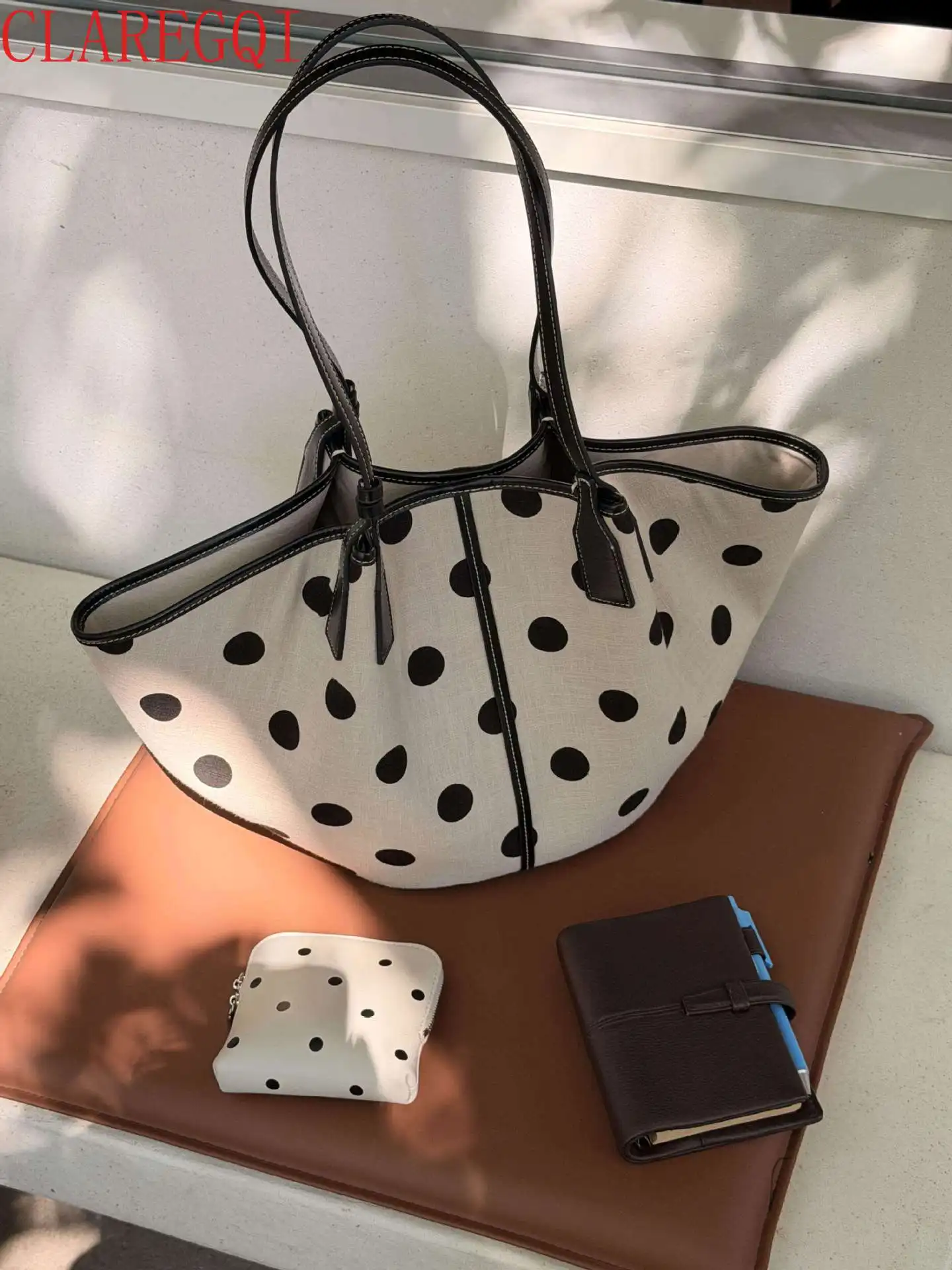 Advanced linen polka dot tote bag for women, 2026 new large capacity underarm bag, niche light luxury shoulder bag
