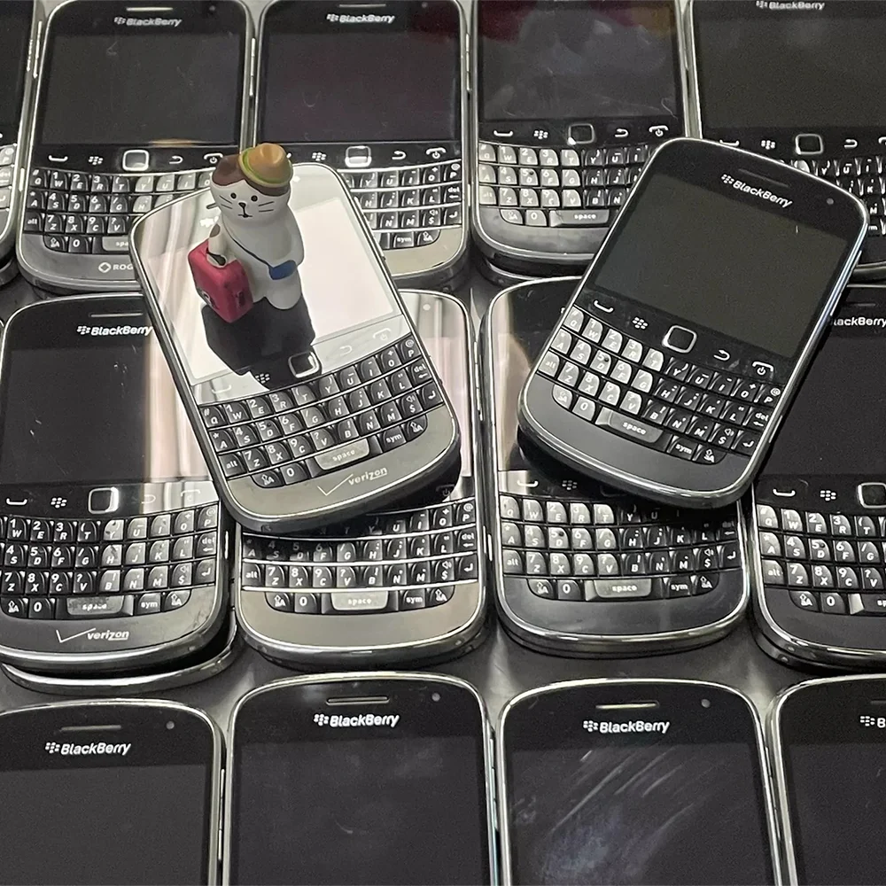 الأصلي Blackberry 9900 الهاتف الخليوي المحمول QWERTY لوحة المفاتيح GSM 2G 3G شبكة 2.8 "شاشة تعمل باللمس واي فاي مقفلة الهاتف الذكي #1