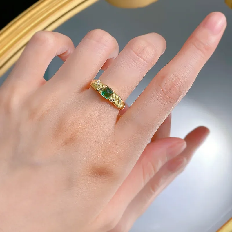 

Новинка 2024 года, серебро S925, позолоченное, 5*5 мм, имитация изумруда, сахарной башни, циркон, женское матовое кольцо, ювелирные изделия