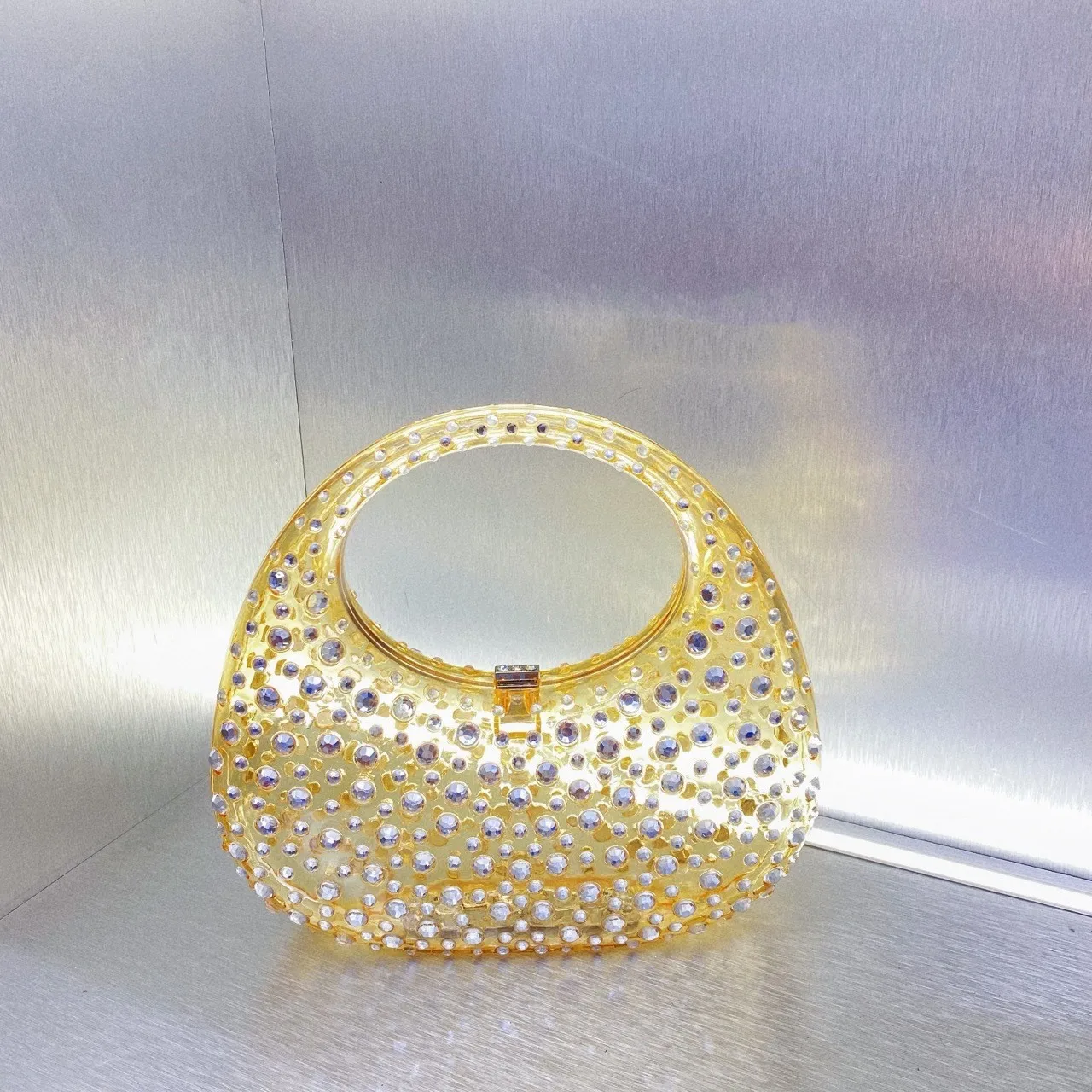 2023 New Shiny Diamond trasparente acrilico Goose Egg Box Bag Ins borsa da sera retrò da donna Ladies Diamonds Crescent Mini Bag