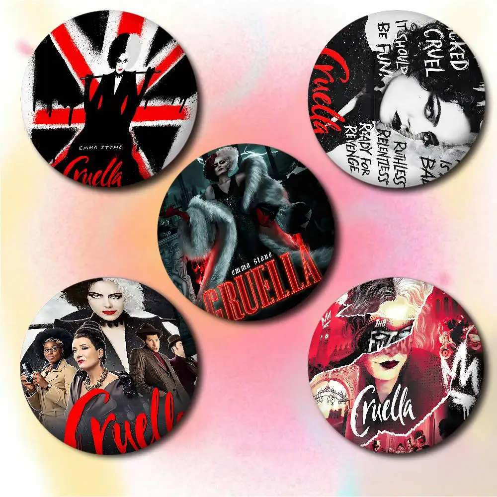 C-CRUELLA EMMA حجر الفيلم الكلاسيكي للتخصيص لينة زر دبوس للنساء مجوهرات إبداعية مضحك شارة الكرتون عاشق قبعة