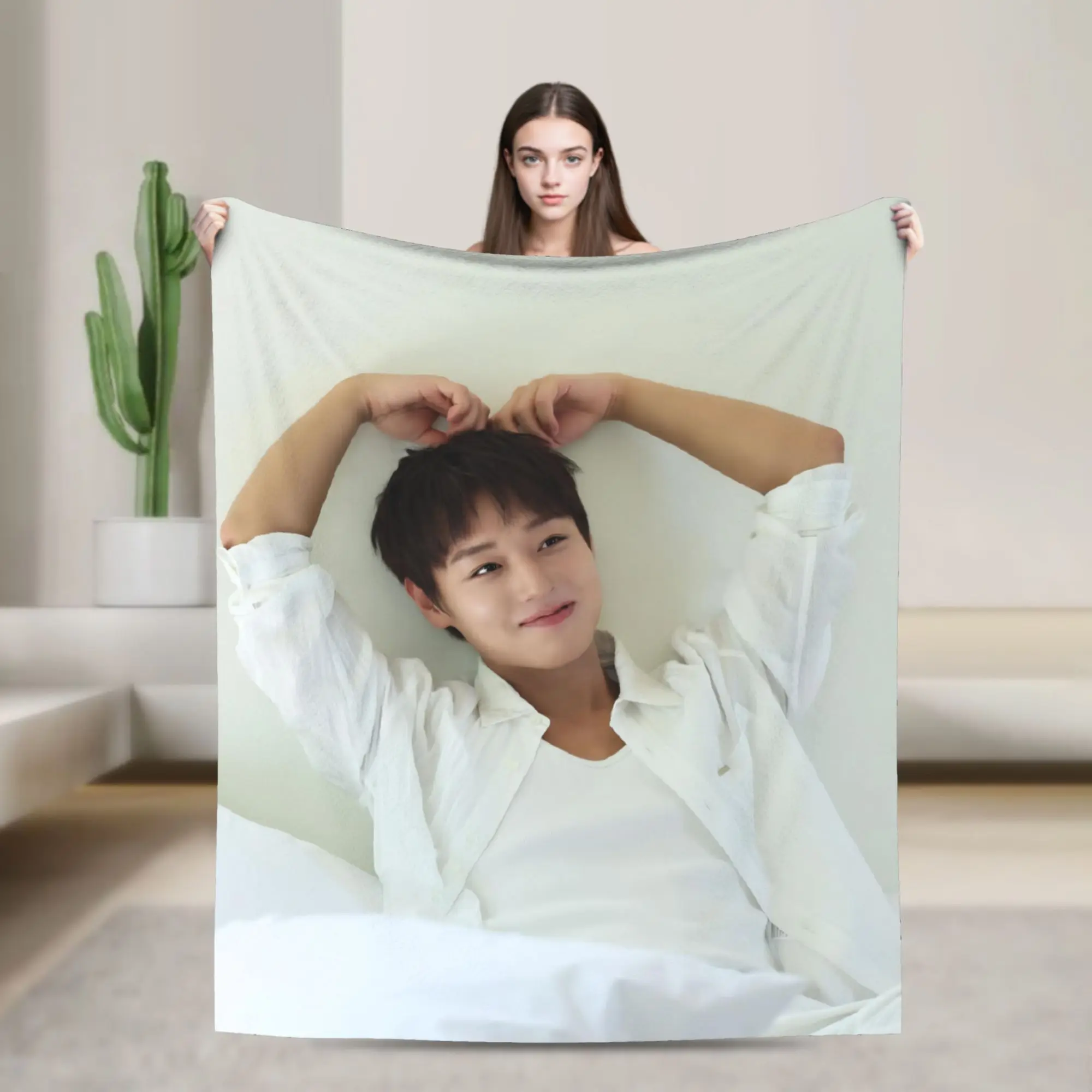Actors P-Park Ji-hoons Flannel Throw Blanket Blanket for Home Travel Ultra-Soft Quilt,