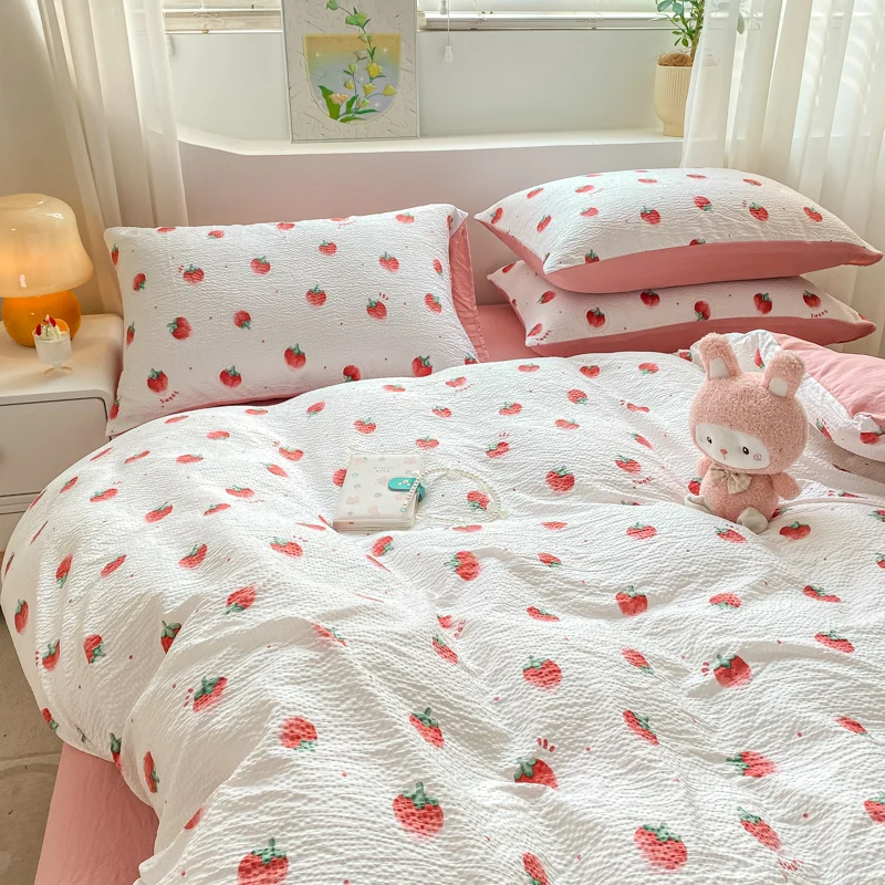 Conjunto de cama bonito morango para meninas, estilo Ins coreano, capa de edredão com lençol plano, fronha sem enchimento, rainha, casal, roupa de cama